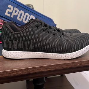 Like New black NOBULL shoes